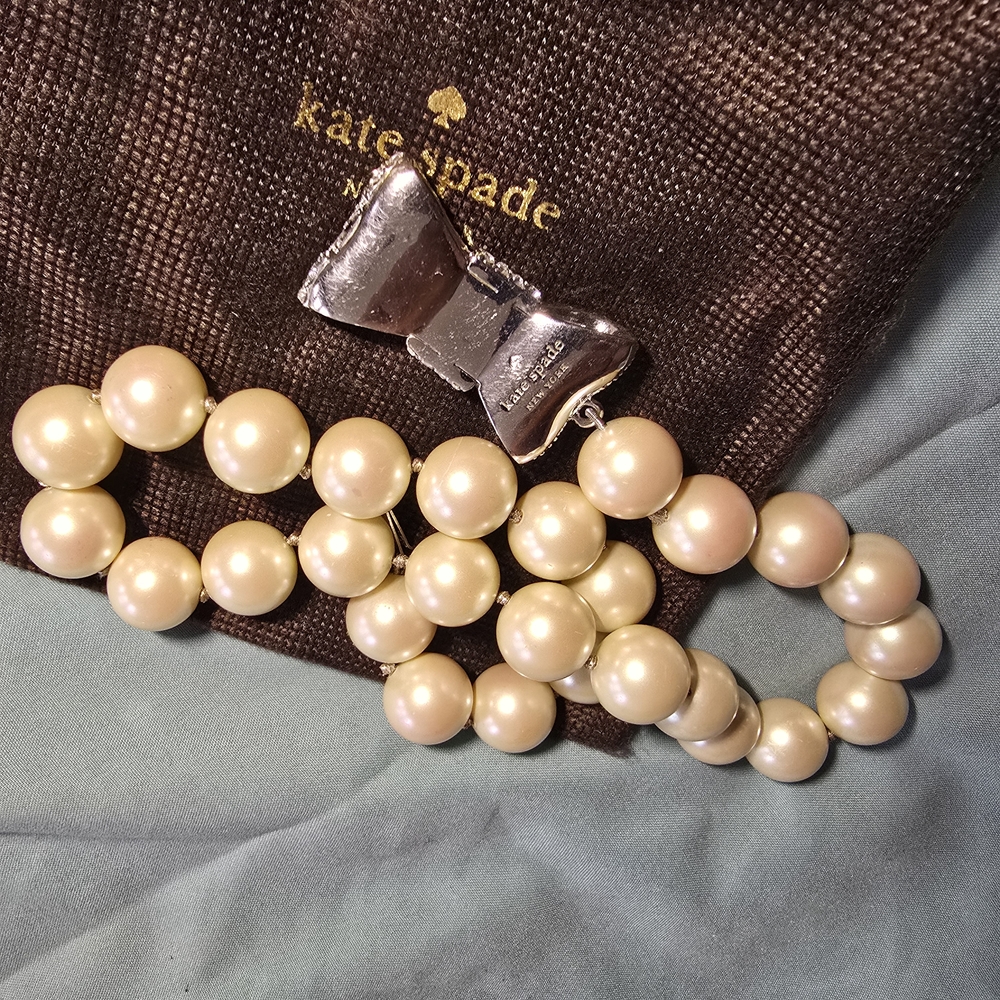 Vintage Kate Spade Pearl Necklace with Silver Bow-Coachella-Jewelry-Theme - Picture 7 of 7